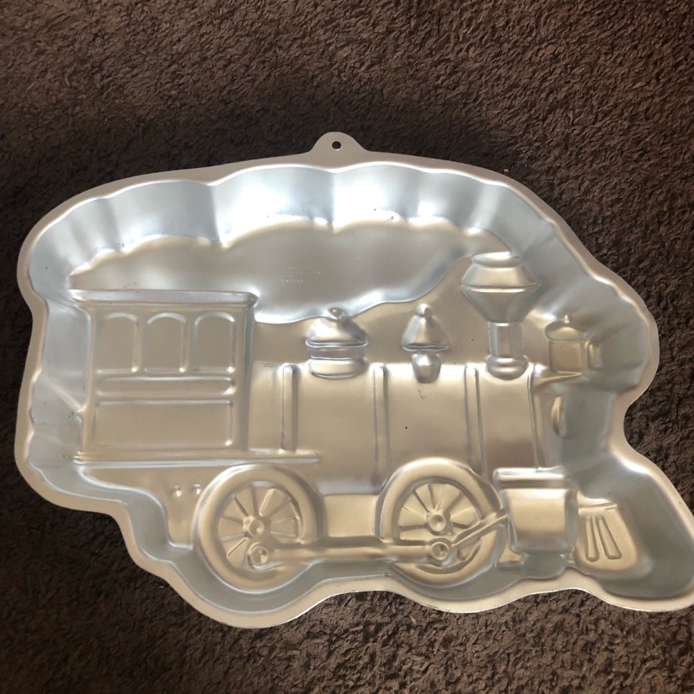 Used 1983 Train Cake Pan